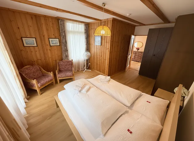 Heritage Family Suite - Jungfrau View main bedroom